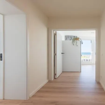 Pretty With Balcony Apartment *