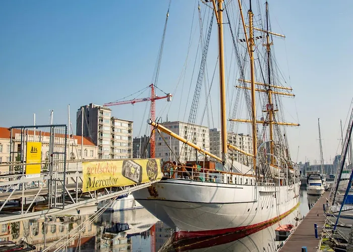 In With Stunning Sea Views Apartment